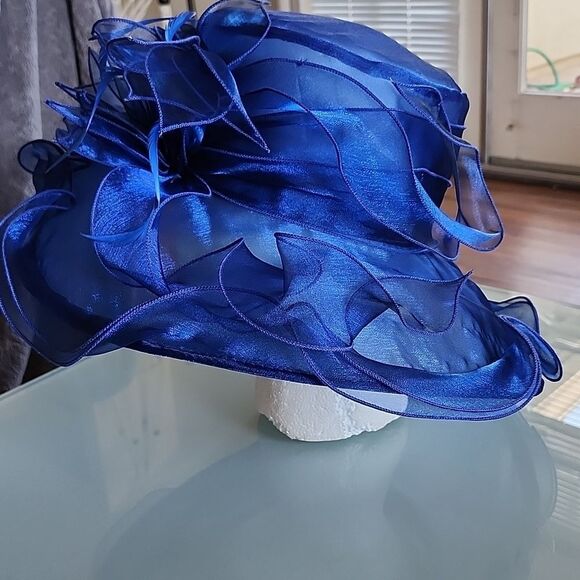 Fanny Iredescent Hat - Picture 2 of 7